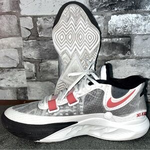 NIKE Kyrie 8s